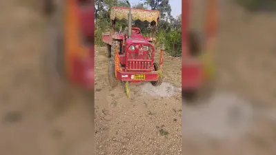 बालू लोड ट्रैक्टर जब्त, चालक फरार