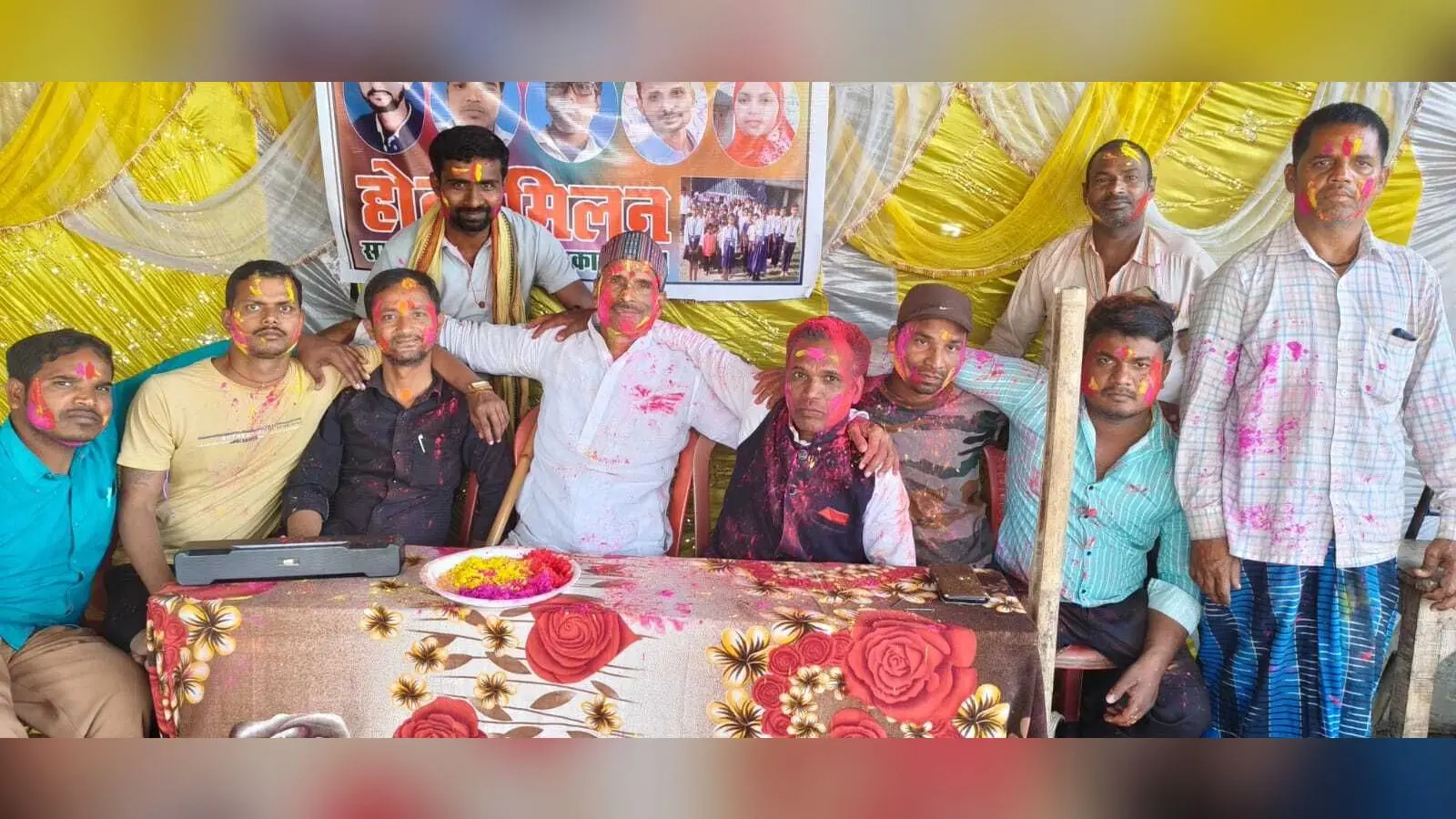 दिव्यांगों ने मनायी होली मिलन समारोह