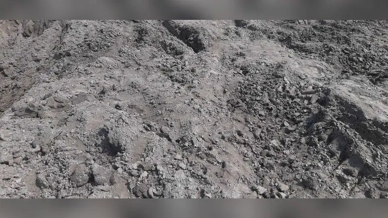 बोरने में अवैध मिट्टी खनन से किसानों की जमीन को हो रहा नुकसान