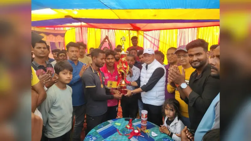मुरली की टीम बनी क्रिकेट टूर्नामेंट की विजेता