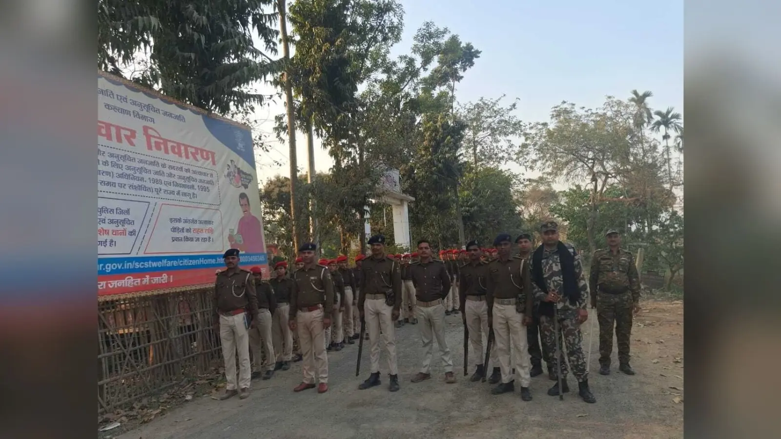 होली को लेकर निकाला फ्लैग मार्च