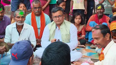 जरूरतमंदों के बीच खुशियां बांटकर मनायी होली