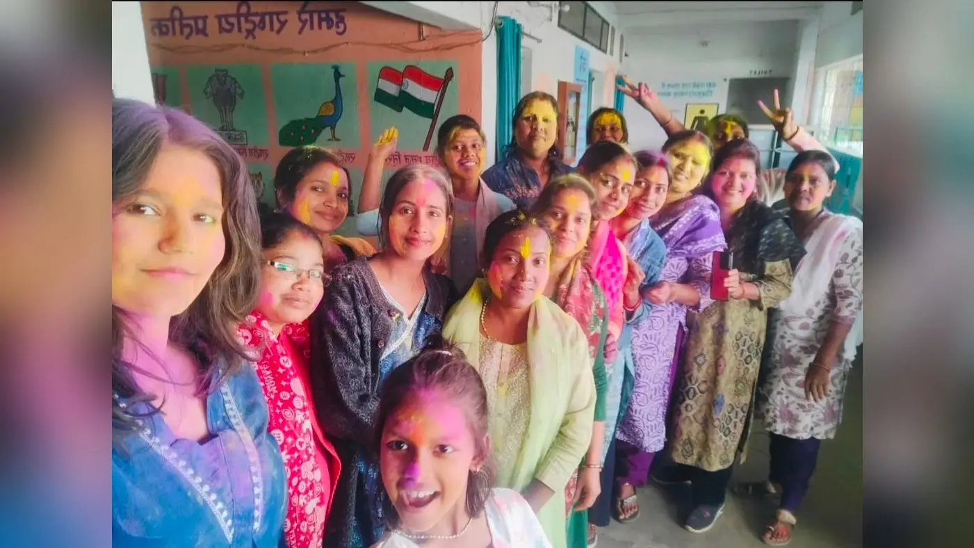 कुंडहित में होली मिलन समारोह की रही धूम