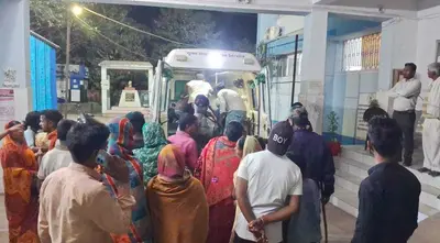 छत से गिरकर किशोर गंभीर रूप से घायल, रेफर