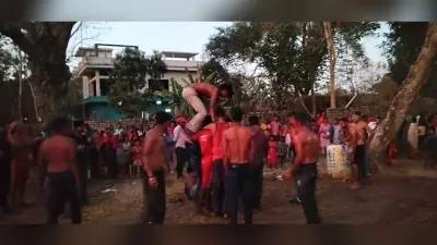होली पर दही-हांडी फोड़ प्रतियोगिता