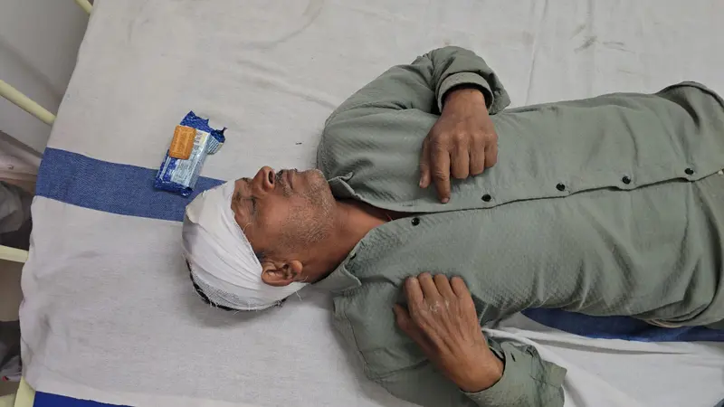 दो पक्षों के बीच हिंसक झड़प, जख्मी