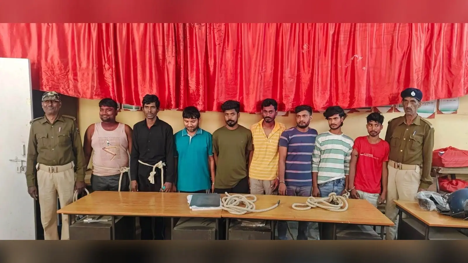 शांति व्यवस्था भंग करने के आरोप में आठ व्यक्तियों को भेजा जेल