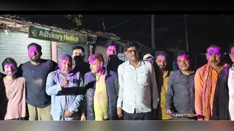 पौआखाली बाजार में उमंग व उत्साह के साथ हुआ होलिका दहन