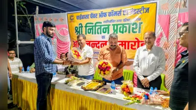 Chaibasa News : शहर के विकास के लिए चेंबर और नप मिलकर करेंगे काम : नितिन प्रकाश