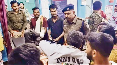 Bhagalpur news कार गुमटी में घुसी, दो की मौत, सात गंभीर