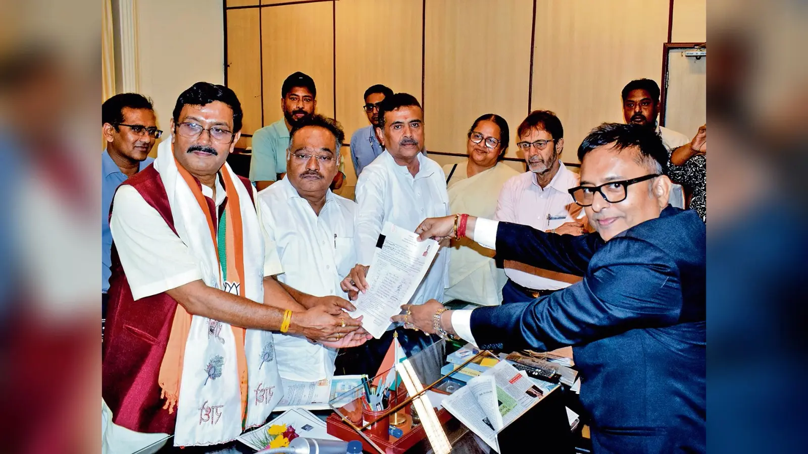 राज्यसभा चुनाव के लिए पश्चिम बंगाल से तृणमूल कांग्रेस के चार और भाजपा के एक उम्मीदवार ने दाखिल किया पर्चा
