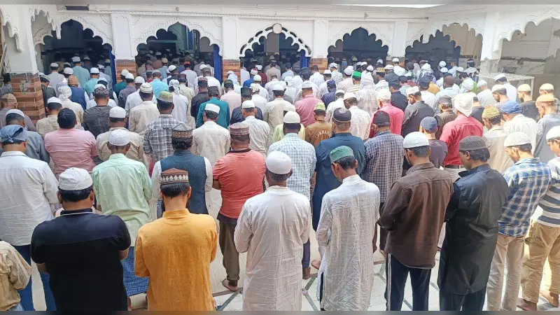 माह-ए-रमजान के तीसरे जुमा की नमाज अदा की गयी