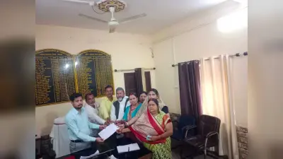 प्रमुख के खिलाफ अविश्वास प्रस्ताव के लिए दिया आवेदन