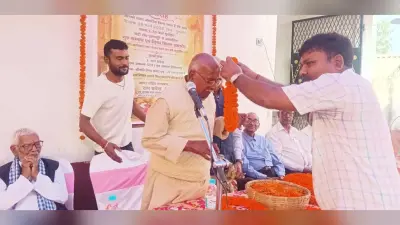 गुरु-शिष्य मिलन समारोह में वयोवृद्ध शिक्षकों को किया सम्मानित