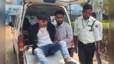 ऑटो व बाइक की सीधी टक्कर में छात्र व मामा-भांजा घायल