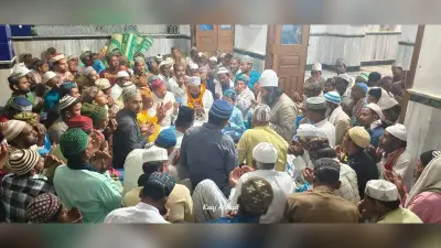 तरावीह कार्यक्रम में सैकड़ों लोगों ने अदा की नमाज