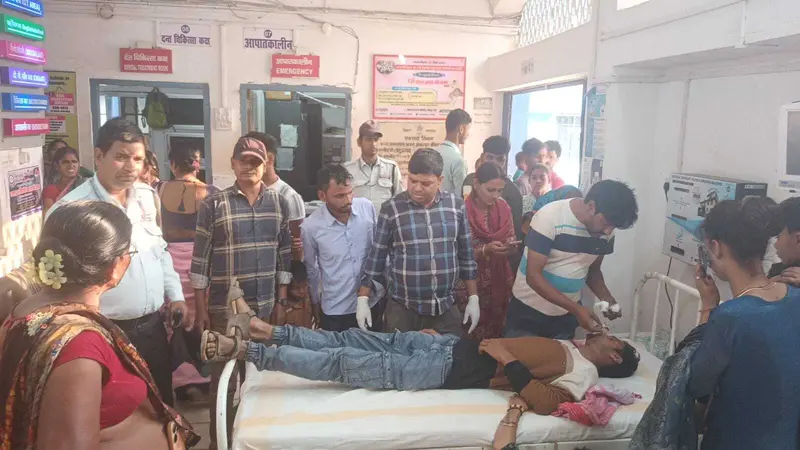 दो बाइकों की टक्कर में दो जख्मी