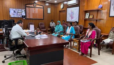 Seraikela Kharsawan News : आपदा प्रभावितों को मुआवजा के लिए जल्द पहल करें : डीसी