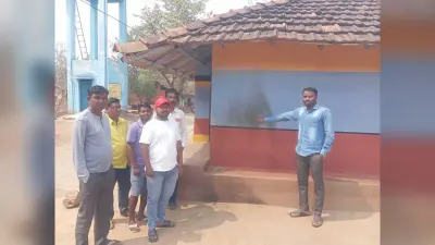 East Singhbhum News : बाइकर्स गैंग को स्टंट करने से रोका, तो टोला प्रधान के घर पर फेंका पेट्रोल बम
