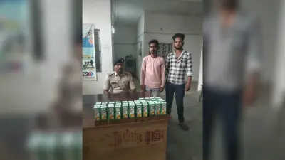 शराब के साथ बाइक सवार दो धंधेबाज गिरफ्तार
