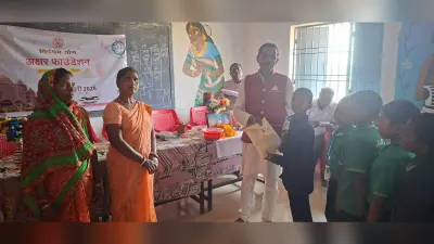 अनाथ बच्चों के बीच बांटी पाठ्य सामग्री