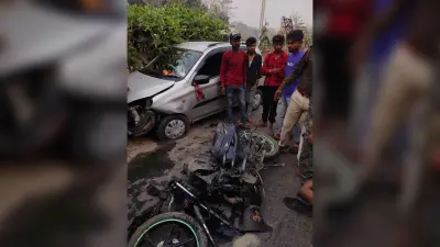कार व बाइक की सीधी टक्कर में बाइक सवार दो युवक गंभीर रूप से जख्मी