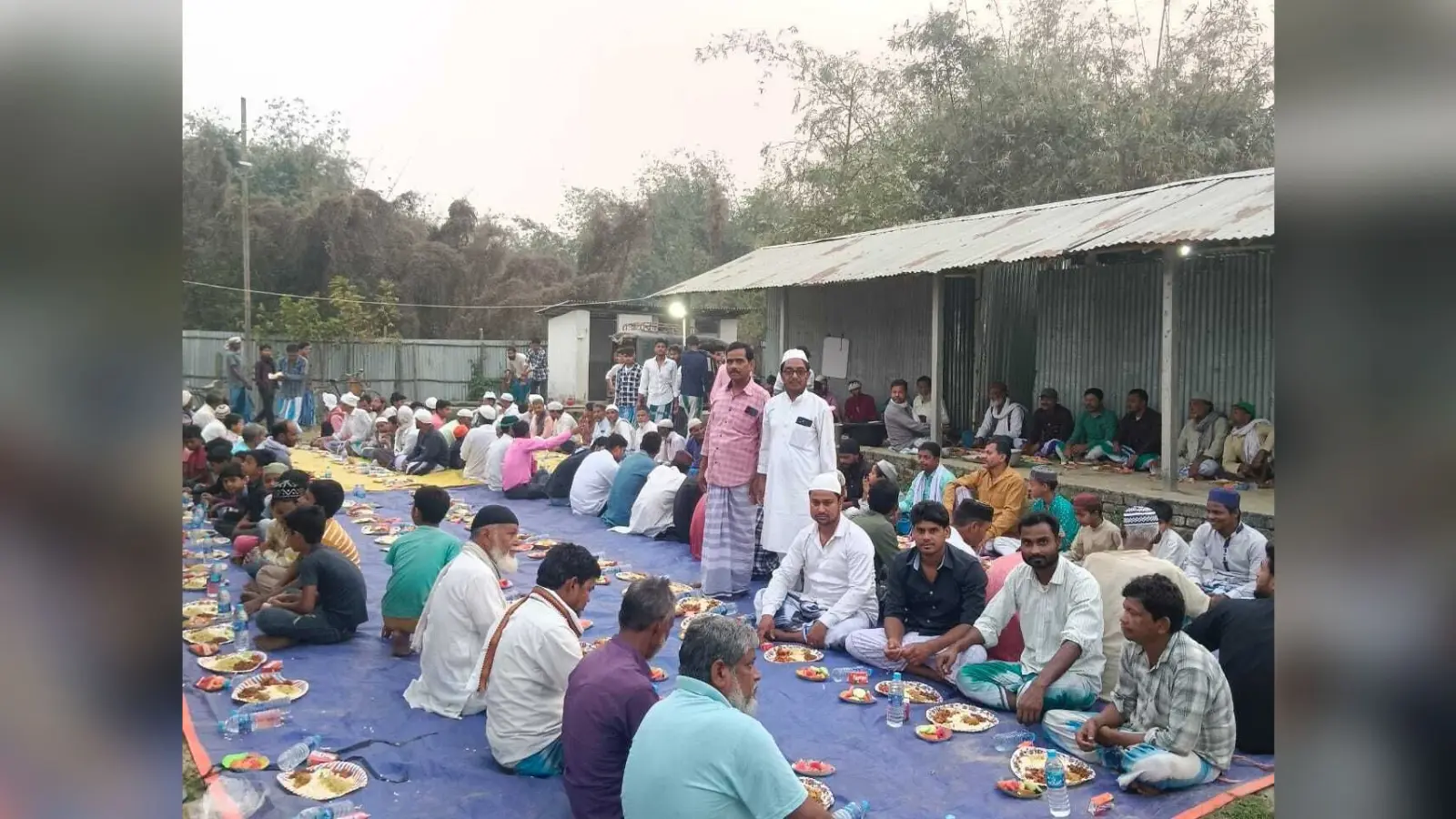 हरलगा मजार शरीफ में दावत ए इफ्तार का आयोजन