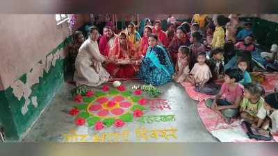 आंगनबाड़ी केंद्र में गोदभराई रश्म अदा की गयी