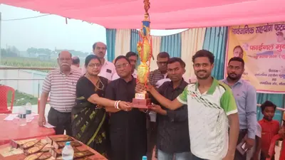 सार्वजनिक सहयोग फुटबॉल टूर्नामेंट कप पर गनगनिया का कब्जा