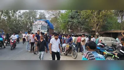 ट्रक की चपेट में आने से पत्नी की मौत, जिंदगी और मौत के बीच जूझ रहा पति