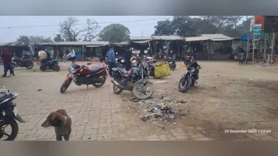 मीट मंडी के दुर्गंध से स्थानीय लोग बेहाल, नगर की नयी सरकार से स्थान बदलने की गुहार