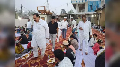 मनिहारी नगर मुख्य पार्षद के आवास पर इफ्तार पार्टी का हुआ आयोजन