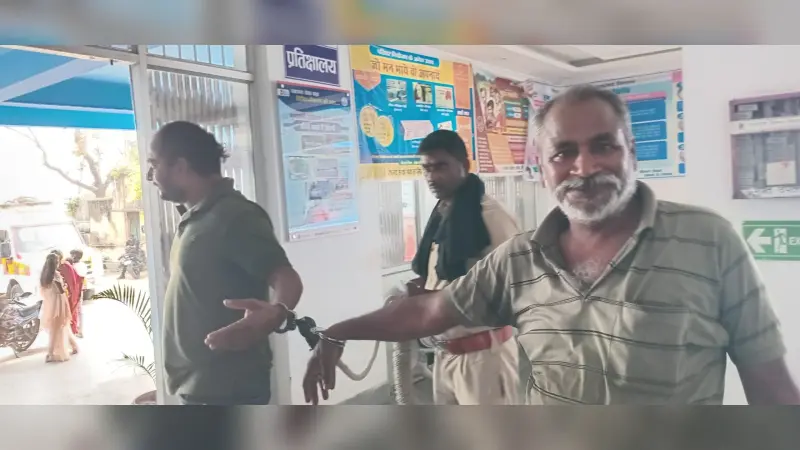 पुलिस ने दो वारंटियों को किया गिरफ्तार