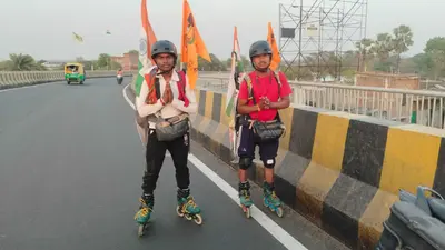 Deoghar news : स्केटिंग करते हुए 12 ज्योतिर्लिंगों व चार धाम की यात्रा पर निकले वैशाली के दो युवक