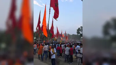 गाजे-बाजे व महावीरी झंडे लेकर जुलूस निकाले रामभक्त