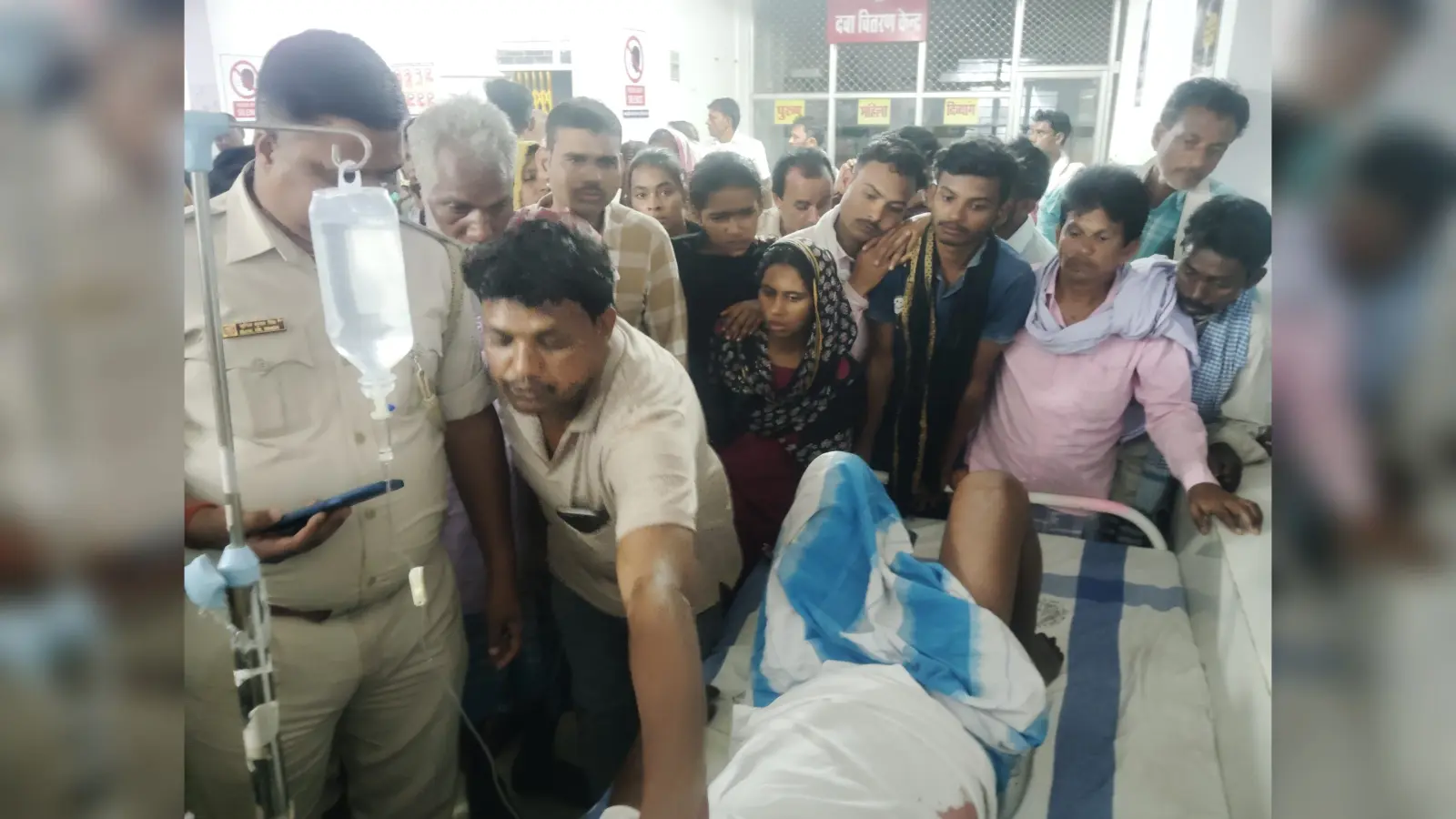 दो बाइक की टक्कर में दो लोग हुए जख्मी