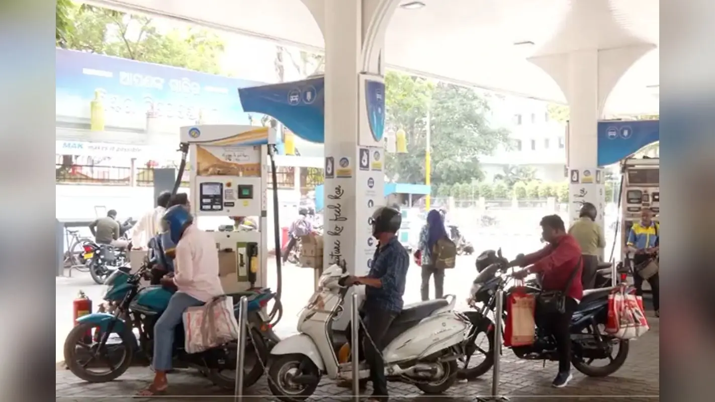 देश में पेट्रोल, डीजल या LPG की कोई कमी नहीं, सरकार ने कहा- दुष्प्रचार से बचें, घबराएं नहीं