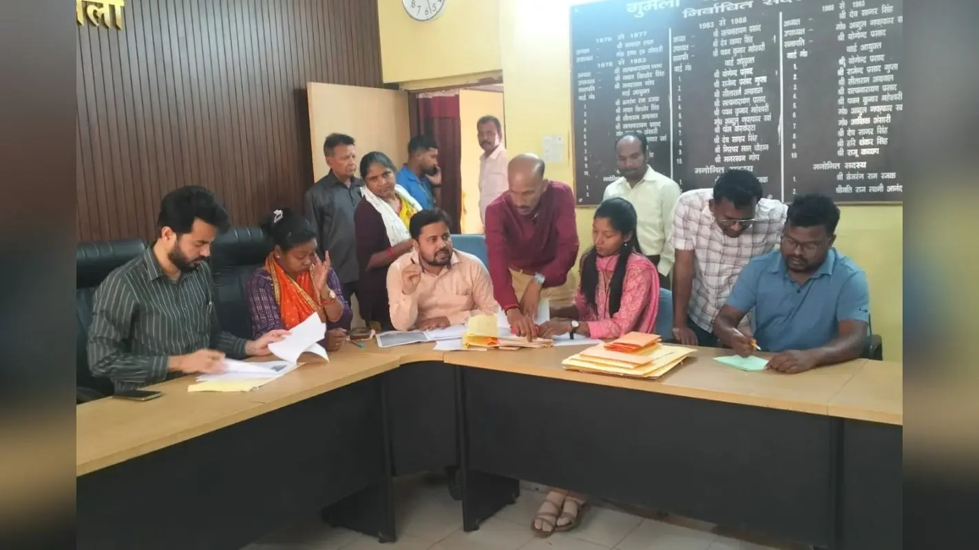 गुमला का विकास पकड़ेगी ‘रफ्तार’, 91 लाख में नीलाम हुआ बस स्टैंड, जानें बाजार टांड़ किनके जिम्मे