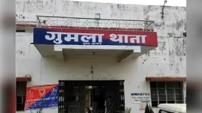 गुमला में बच्चा चोरी की अफवाह पर बवाल, दो ग्रामीणों की पिटाई, पुलिस ने बचाई जान