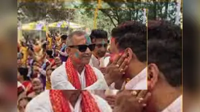 सिलीगुड़ी में दिखा राजनीतिक सौहार्द, बीच सड़क पर गले मिले BJP और TMC नेता