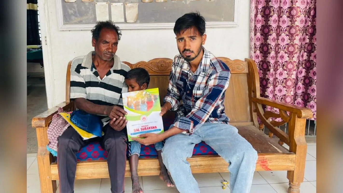 जगन्नाथपुर हाट में भटका मिला बच्चा, ‘बाल सुरक्षा’ अभियान के तहत परिजनों से मिलाया गया
