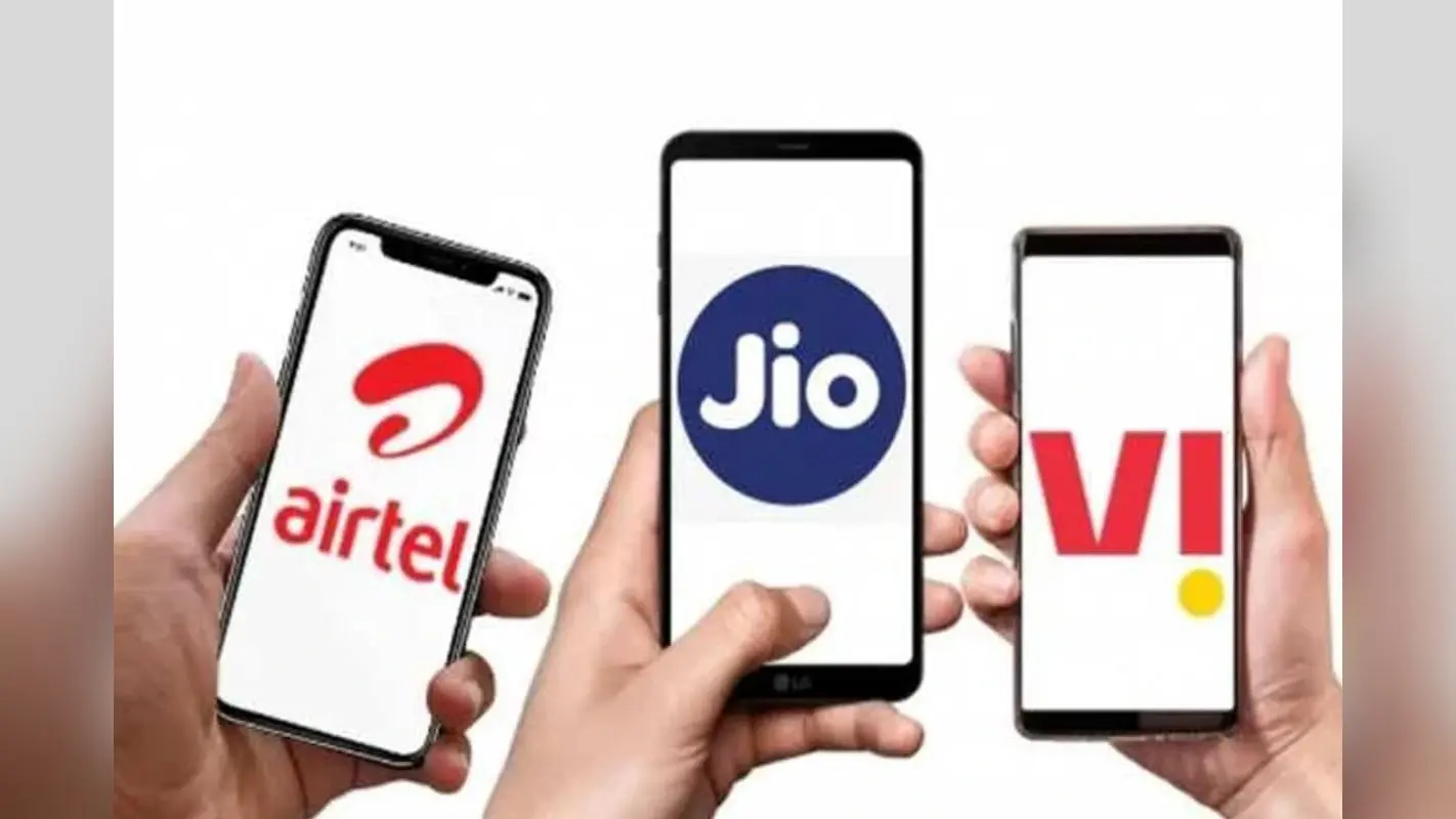 ₹300 से कम में Jio, Airtel और Vi के ये प्लान्स हैं बेस्ट