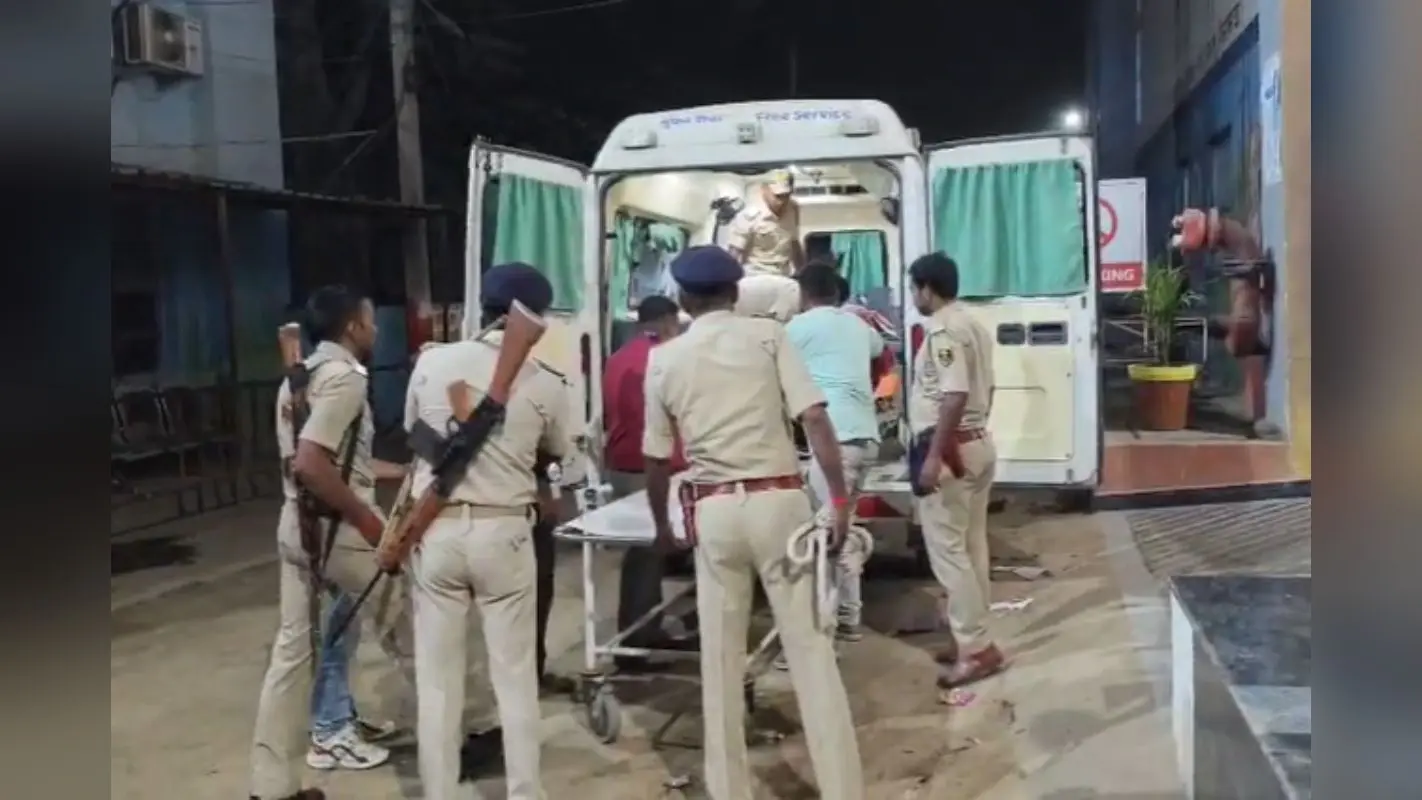 बिहार में आधी रात को शराब माफिया का एनकाउंटर, पुलिस ने पैर में मारी गोली
