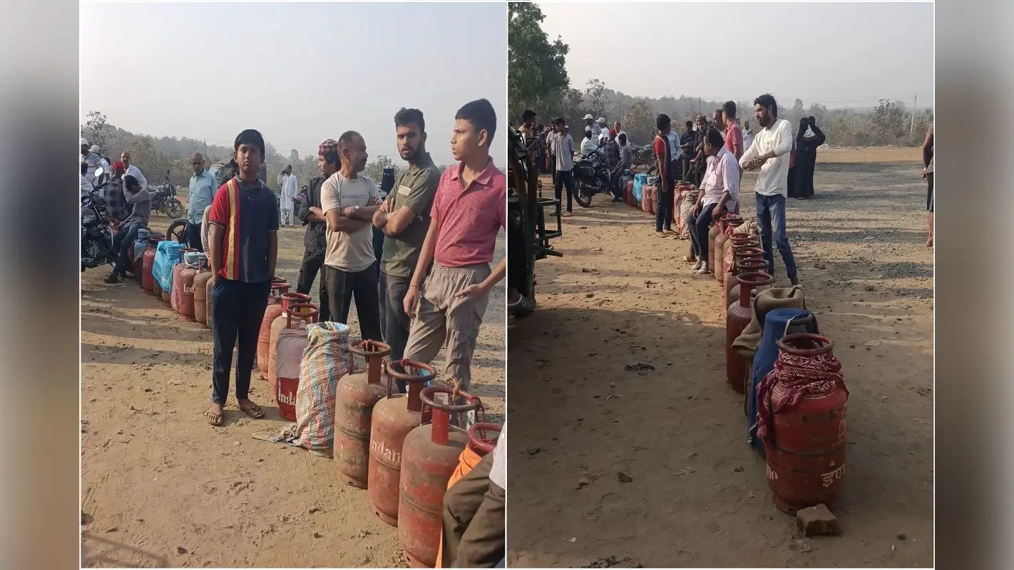 चतरा में लकड़ी के चूल्हों पर खाना पका रहे लोग, चार दिन बाद पहुंचा एलपीजी गैस का ट्रक