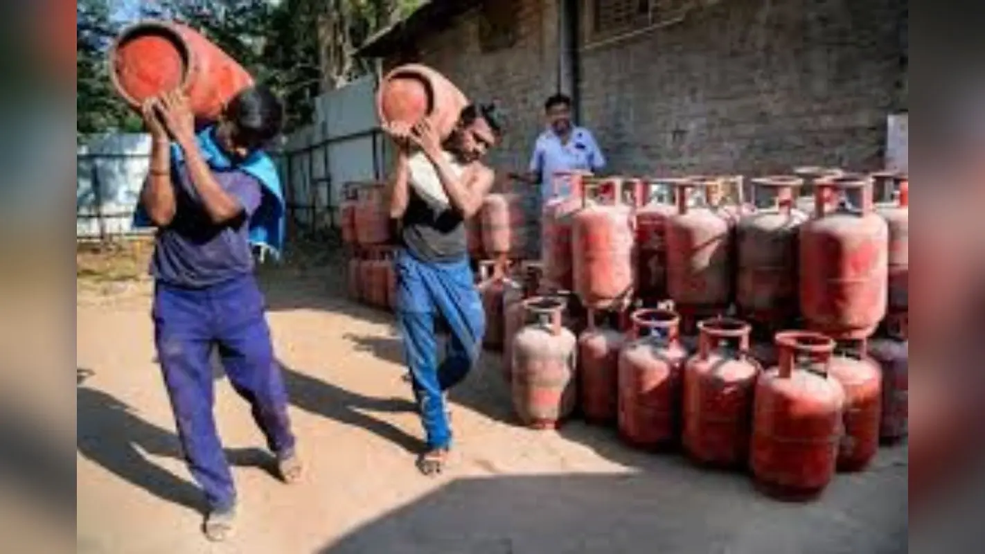 झारखंड: E-KYC नहीं करायी तो रुक सकती है गैस की सप्लाई, घर बैठे मोबाइल से मिनटों में ऐसे पूरी करें प्रक्रिया
