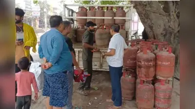 5 दिनों बाद LPG सिलेंडर की गाड़ी पहुंचते ही दौड़ पड़े लोग, लोगों से की गई ये अपील