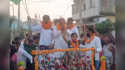 सरायकेला में नगर परिषद अध्यक्ष का निकला आशीर्वाद जुलूस, जीत के बाद शहर में घूमे मनोज चौधरी