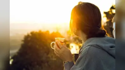 सुबह की 10 मिनट धूप से बदल सकता है आपका शरीर और मन, डॉ. हंसा योगेंद्र की खास सलाह