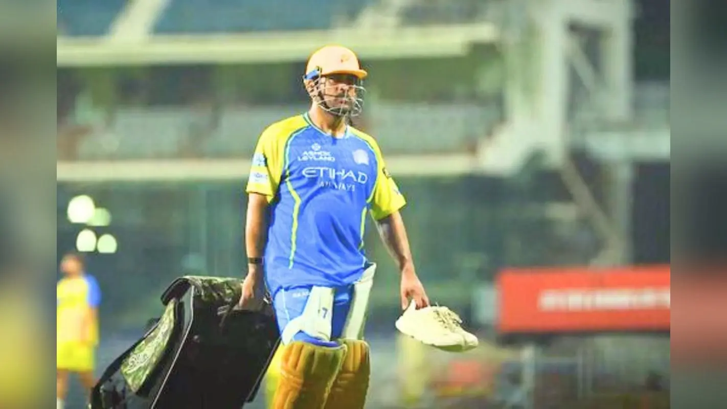 IPL 2026 से पहले खुलासा, कौन है वो खिलाड़ी जो धोनी को पिलाता है हुक्का?