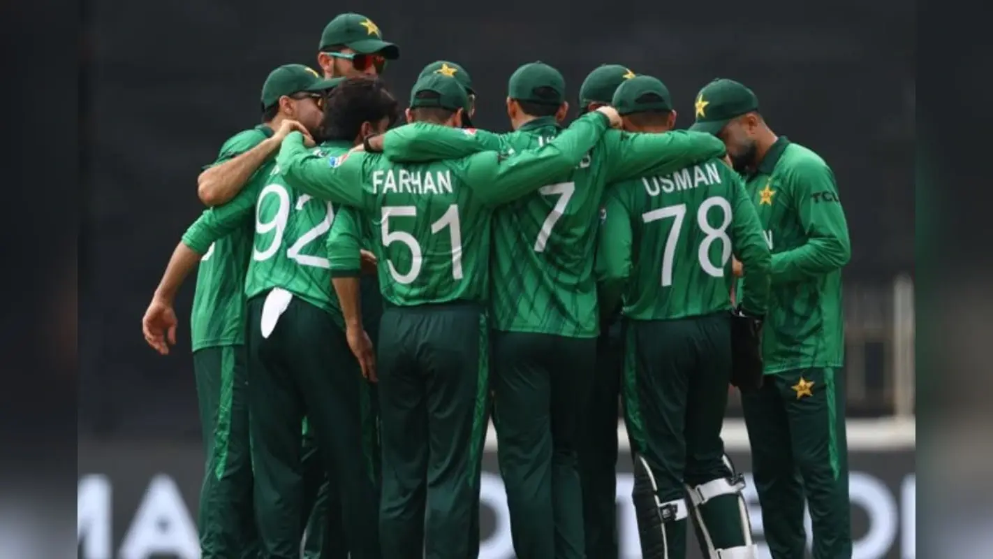 पाकिस्तानी खिलाड़ी की शर्मनाक हरकत, T20 WC के बीच महिला कर्मचारी से की छेड़छाड़